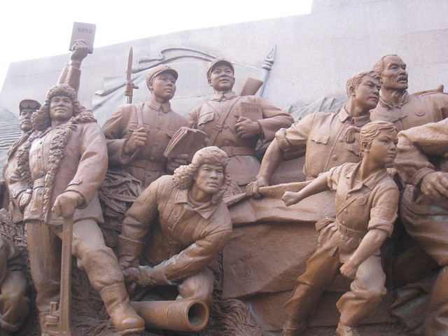中國東北 清晨的紅色之旅 2：瀋陽中山廣場工農兵群雕
